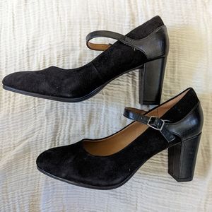 NEW Clark's black heels